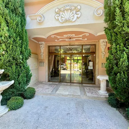 In A Luxurious Complex In Sunny