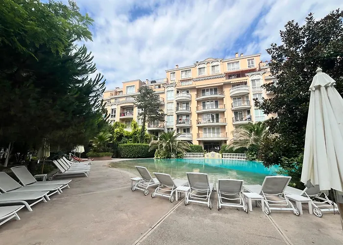 In A Luxurious Complex In Sunny