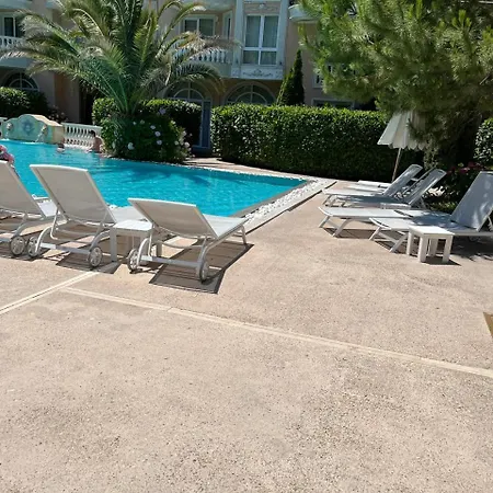 In A Luxurious Complex In Sunny Apartment