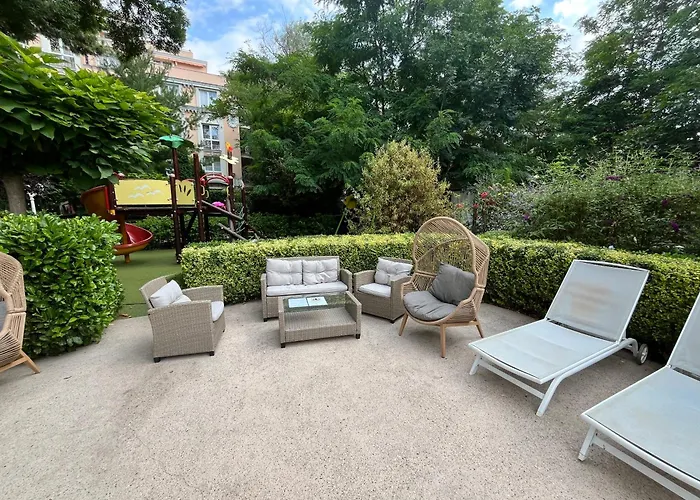 In A Luxurious Complex In Sunny ساني بيتش